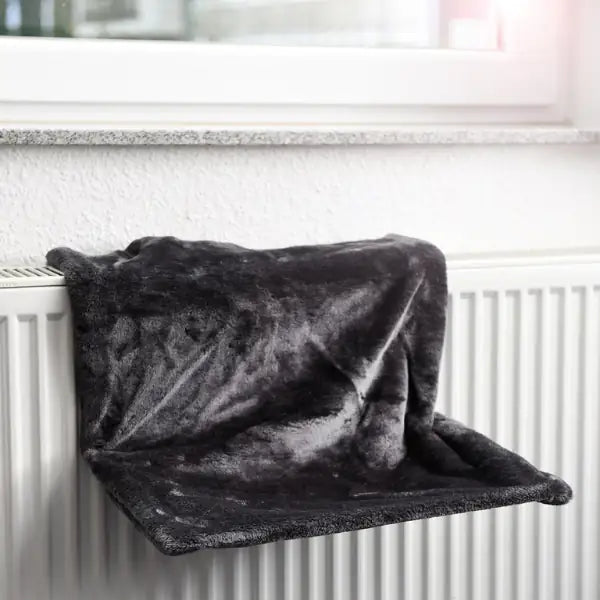 Cuccia da termosifone dritta in peluche per gatti CanadianCat  Nero bauzaarit.myshopify.com