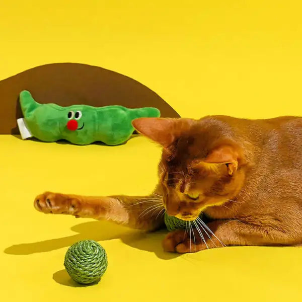 Gioco per gatti Baccello di Pisellini con palline Catnip estraibili Leopet   bauzaarit.myshopify.com