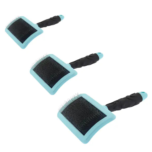 Spazzola Cardatore Soft per cani Ferribiella, setole metalliche sottili con punta protetta, manico ergonomico, due misure