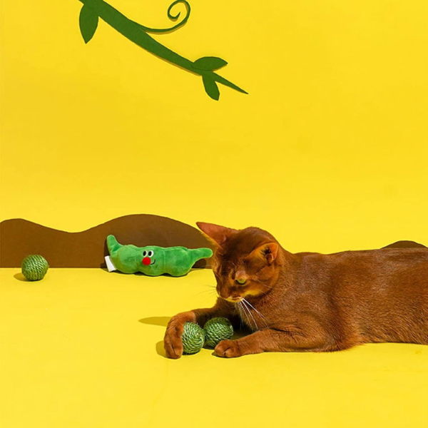 gioco per gatti baccello di pisellini con palline catnip estraibili leopet immagine3
